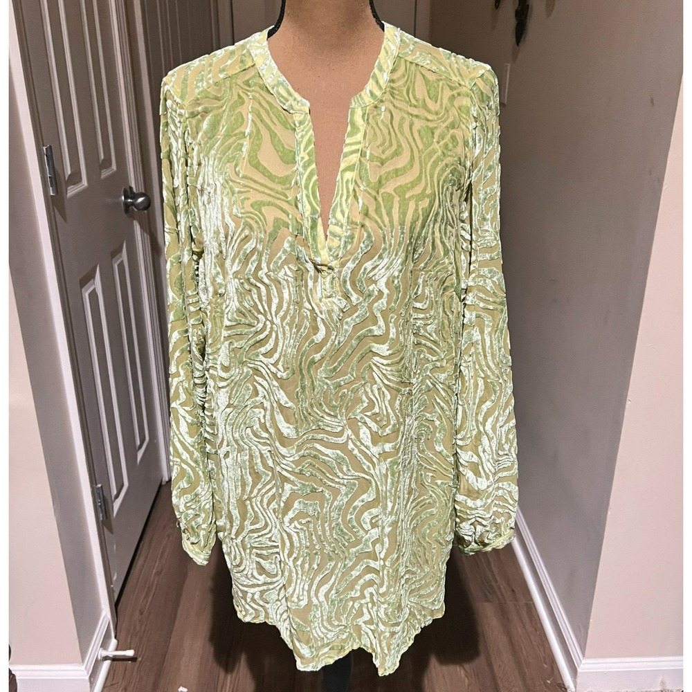 Torrid Large Light Green Burnout Velvet Tunic Blouse Long Sleeve Whimsigoth